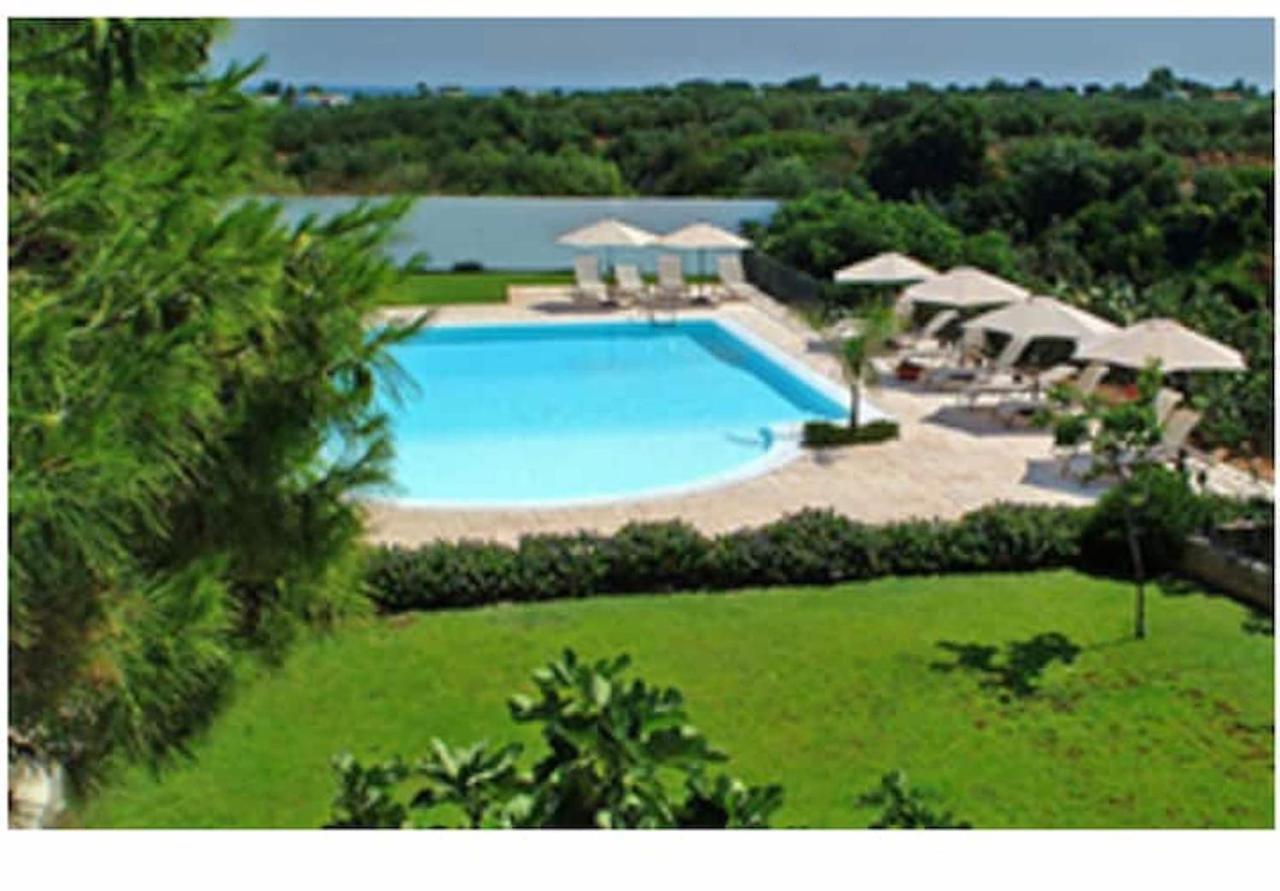 Room In Bb - Stunning Quadruple Room In Ancient Masseria Near The Sea In A Quiet Olive Trees Ostuni Esterno foto